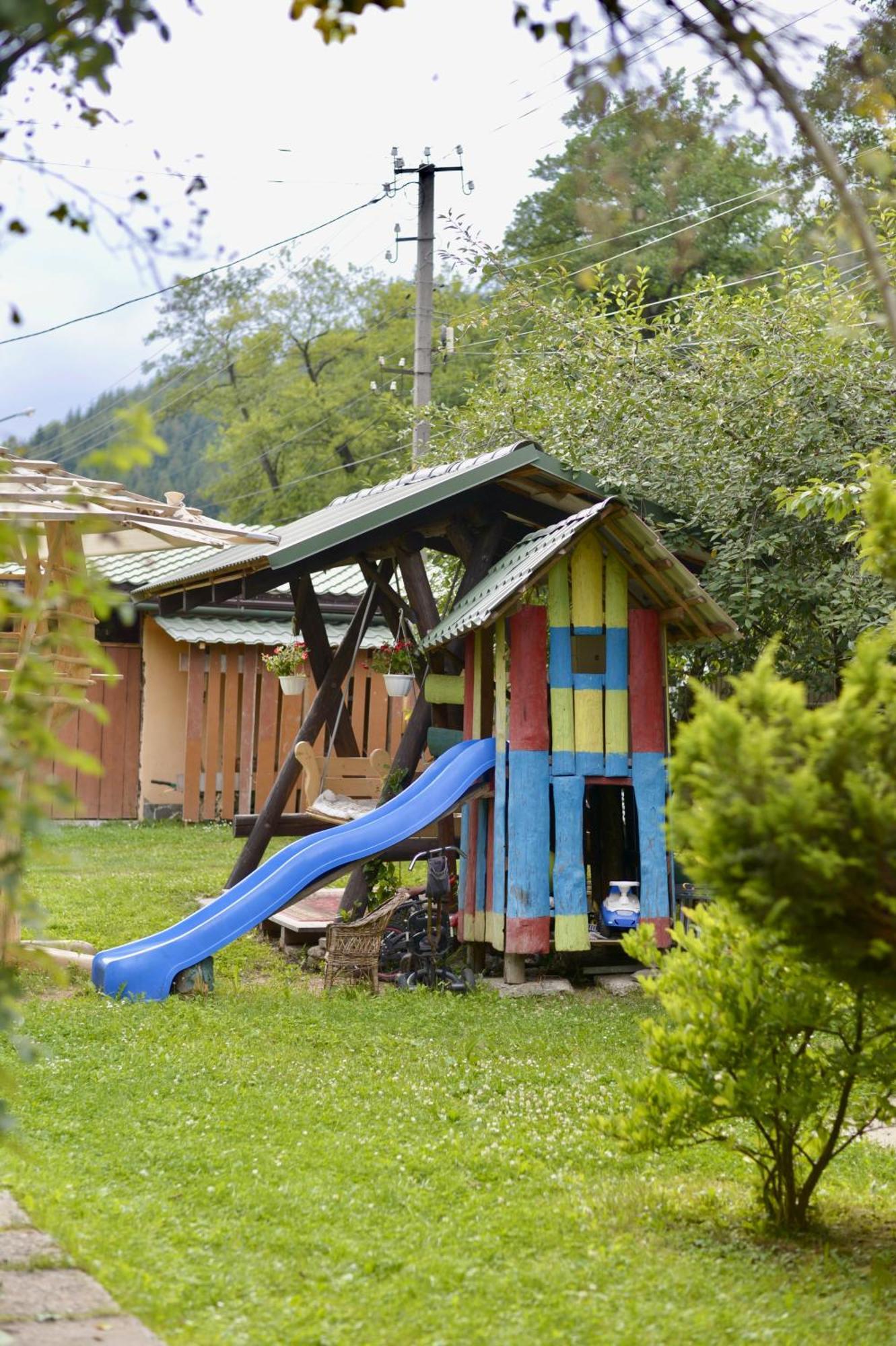 Садиба Between Mountains Mizhhirya  Exterior photo